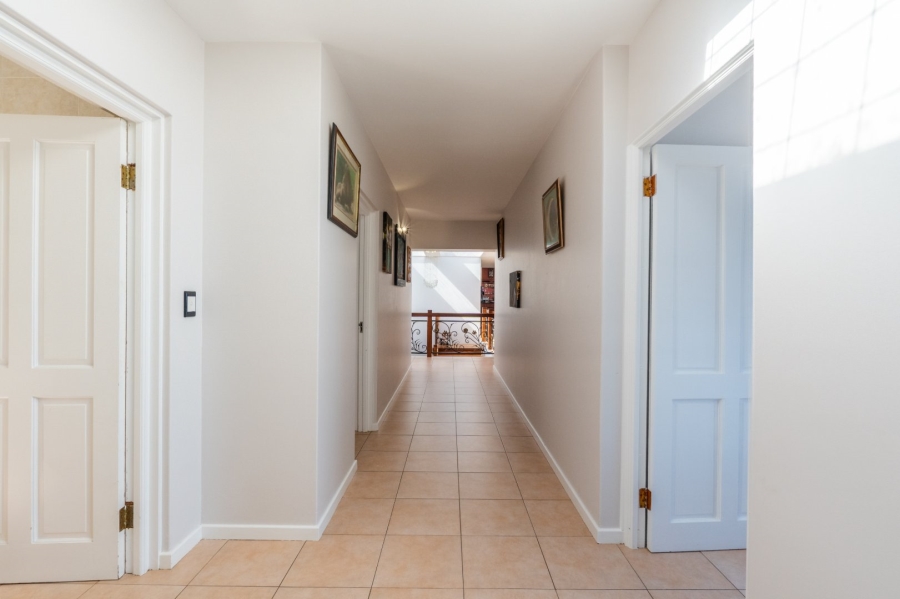 7 Bedroom Property for Sale in Outeniqua Strand Western Cape